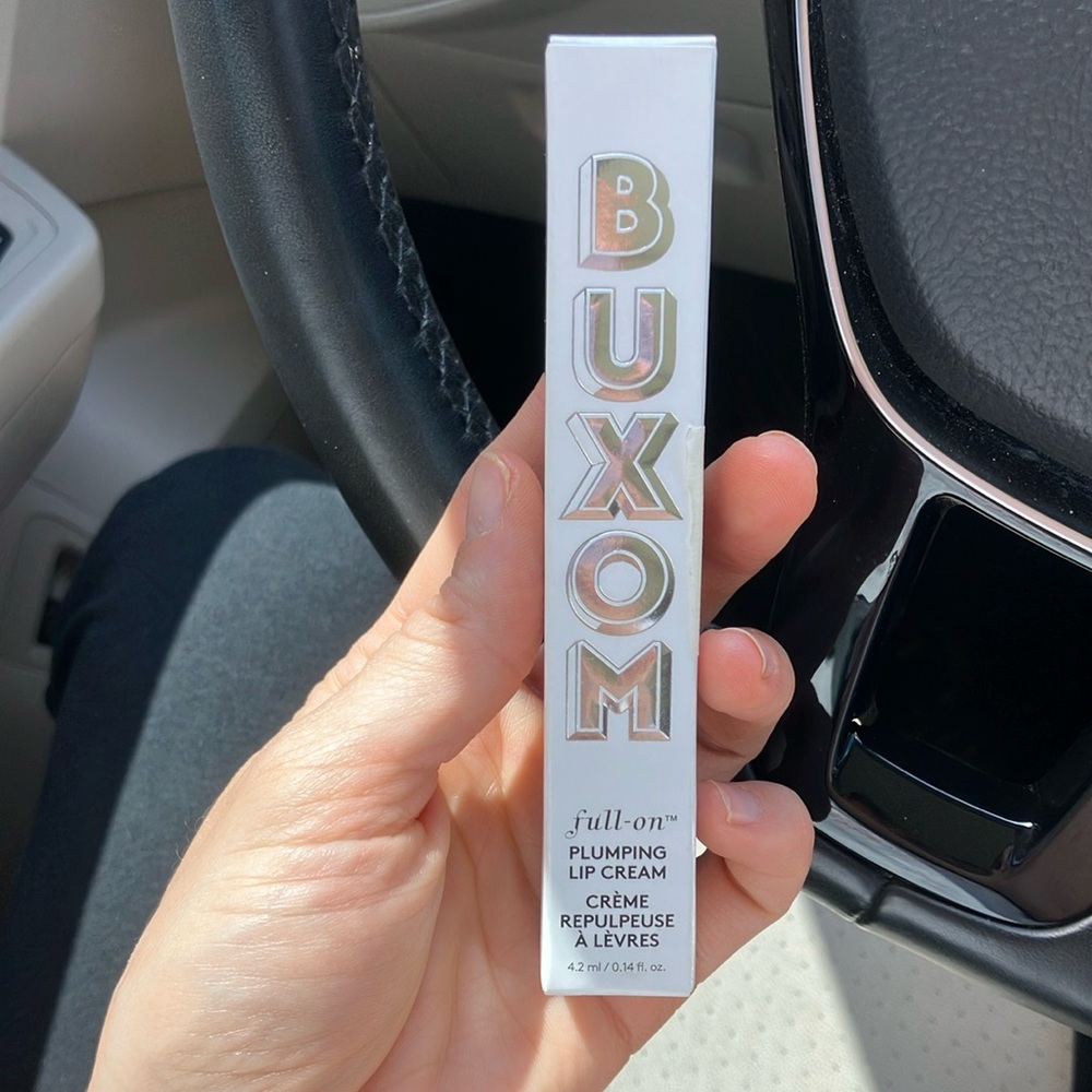 Buxom Full-On Plumping Lip Cream in White Russian